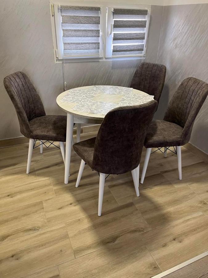 Apartman Petrov Donji Milanovac Exteriör bild