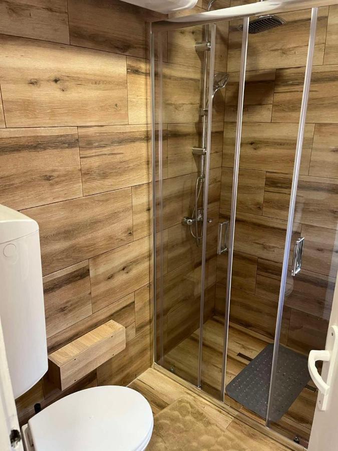 Apartman Petrov Donji Milanovac Exteriör bild